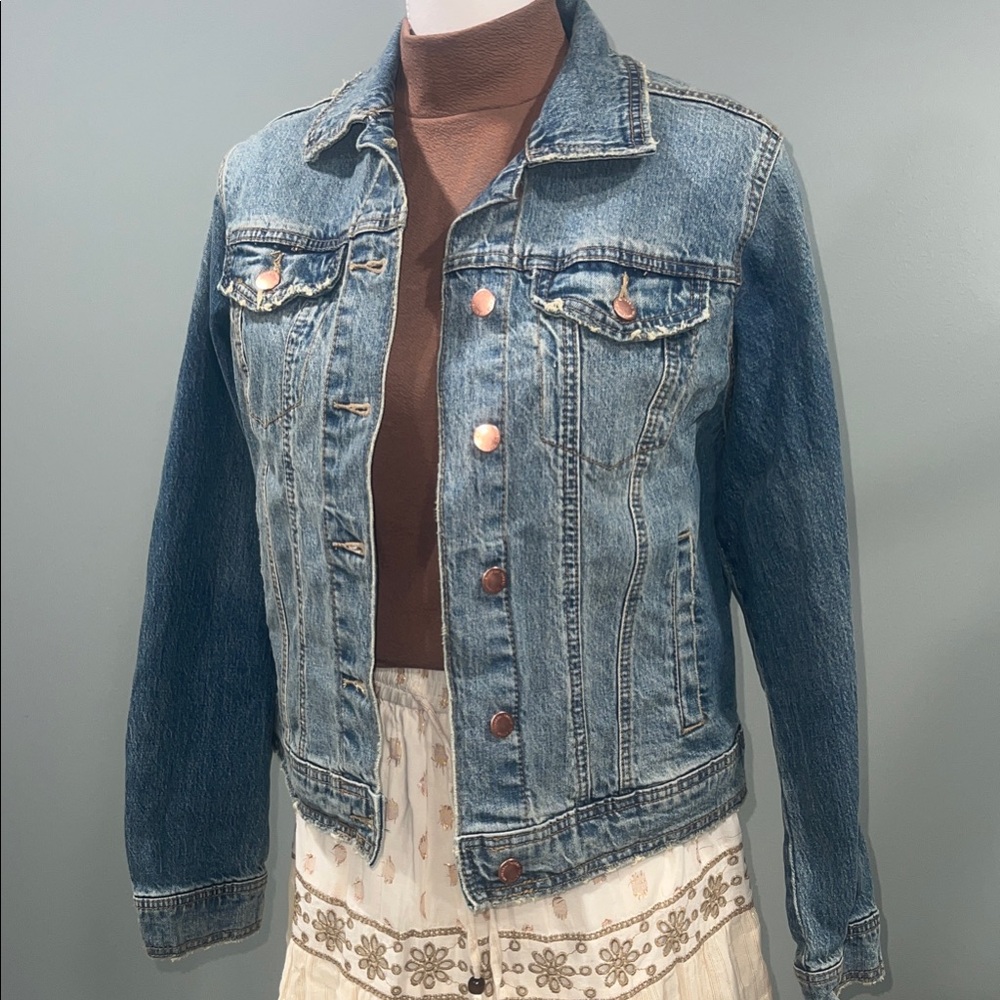 Universal Thread Blue Denim Jean Jacket with Copper Buttons